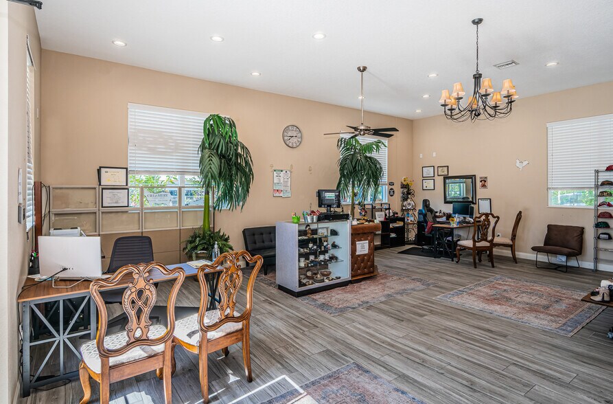 More Photos Of 1002 E Baker St, Plant City Medical For Sale