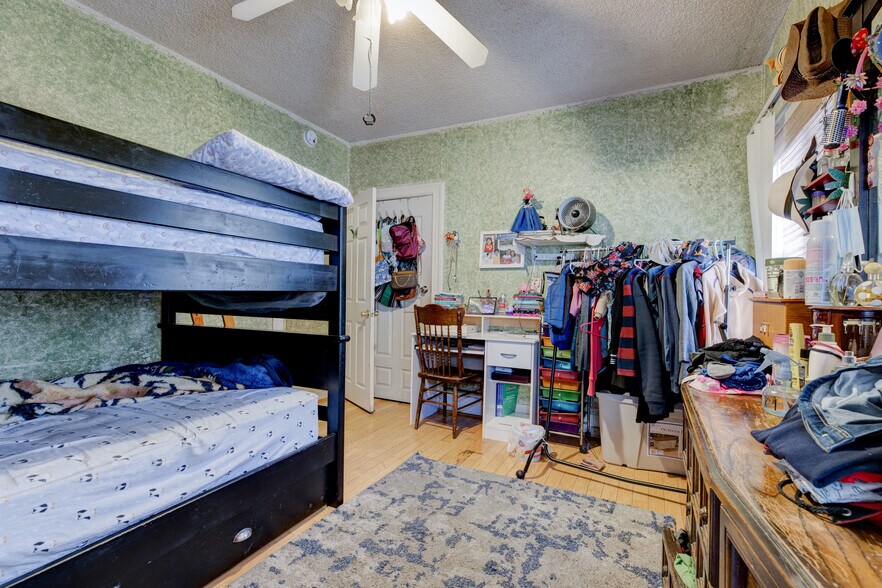 More Photos Of 2211 S Bronson Ave, Los Angeles Apartments For Sale