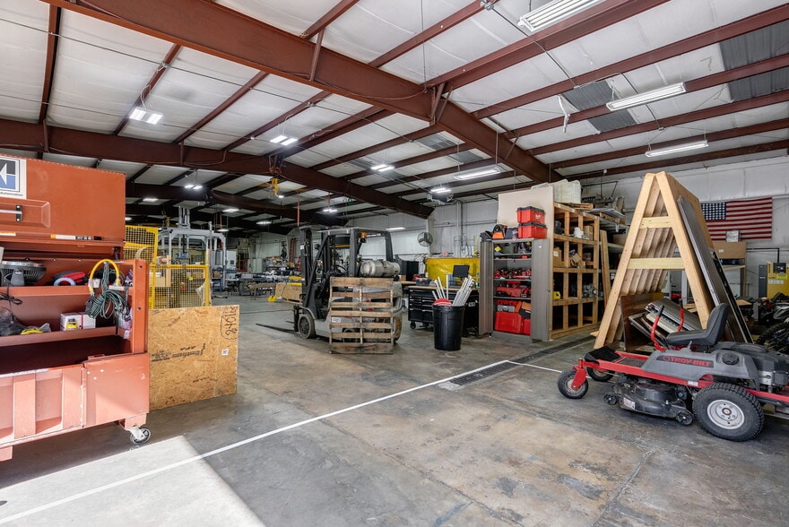 More Photos Of 328 Commerce Blvd, Bogart Warehouse For Sale