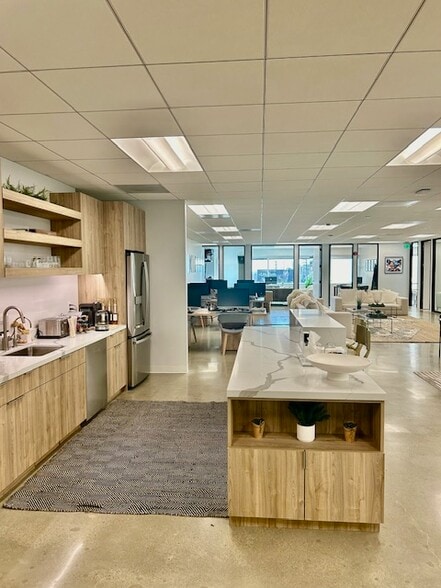 More Photos Of 1640 S Sepulveda Blvd, Los Angeles Office For Lease