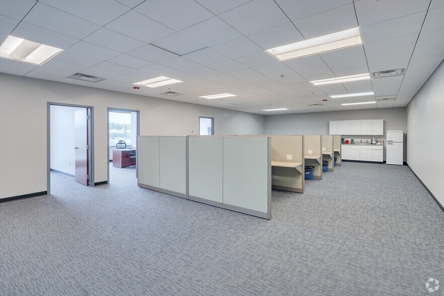 More Photos Of 650 Naamans Rd, Claymont Office For Sale
