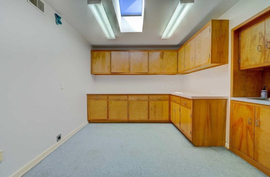 More Photos Of 4410 74th Ave, Hyattsville Medical For Lease