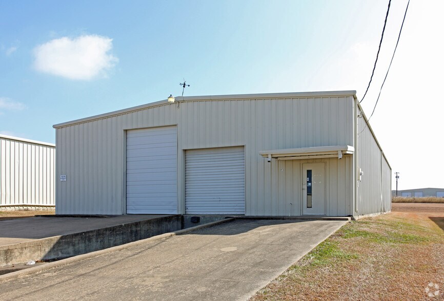 Primary Photo Of 12176 Currency Cir, Forney Warehouse For Lease