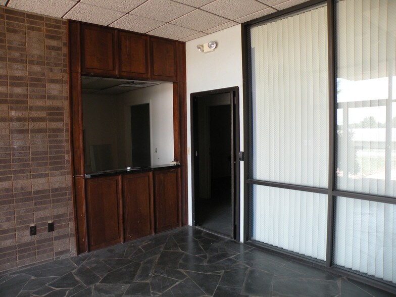 More Photos Of 4095 Old Salisbury Rd, Lexington Warehouse For Lease