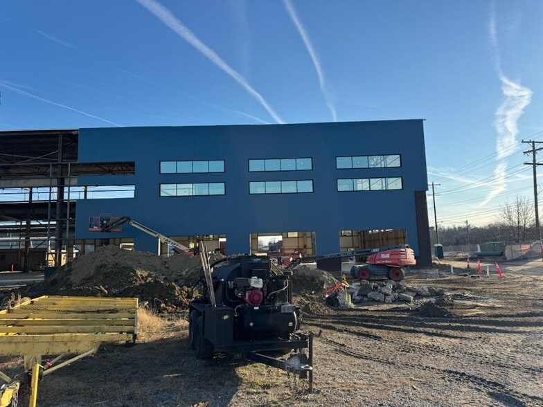 More Photos Of 1431 S Elm Eugene St, Greensboro Manufacturing For Lease