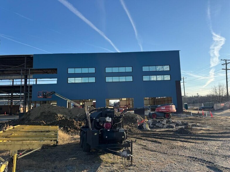 More Photos Of 1431 S Elm Eugene St, Greensboro Manufacturing For Lease