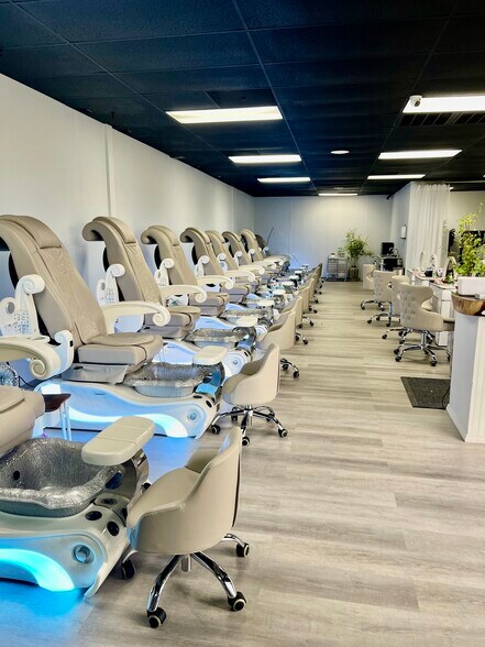 More Photos Of 2640 Willard Dairy Rd, High Point Medical For Sale