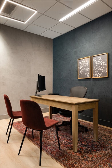 More Photos Of 4505 E Broadway Rd, Phoenix Light Manufacturing For Sale