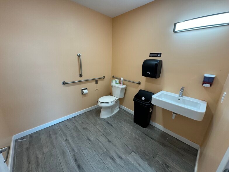 More Photos Of 1-15 River St, Norwalk General Retail For Lease