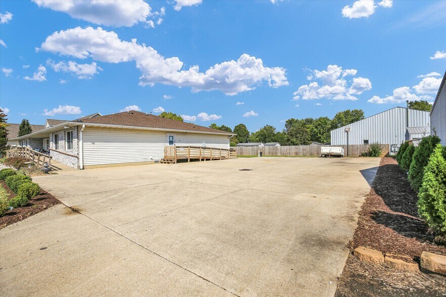 More Photos Of 808 N 3rd St, Saint Joseph Apartments For Sale