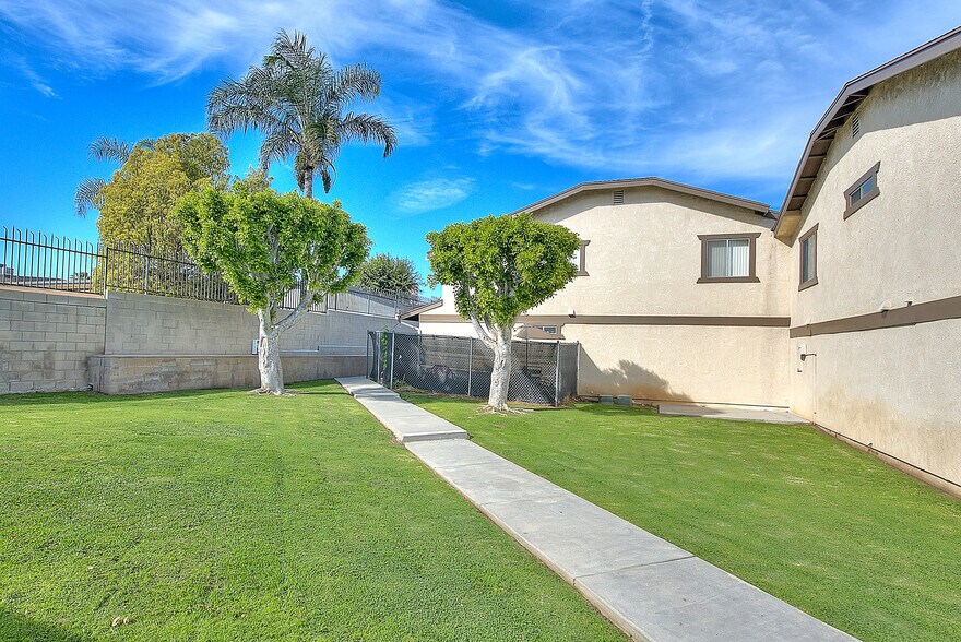 More Photos Of 275-299 Monte Vista St, La Habra Apartments For Sale