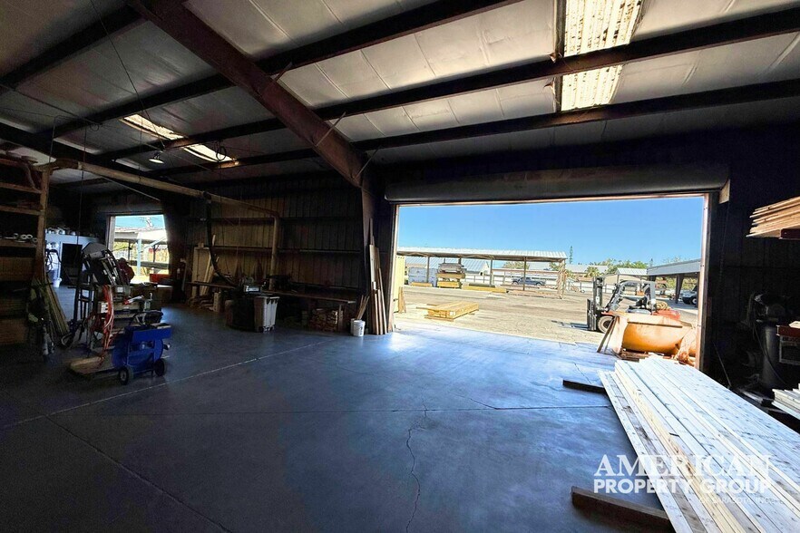 More Photos Of 5611 15th St E, Bradenton Freestanding For Lease