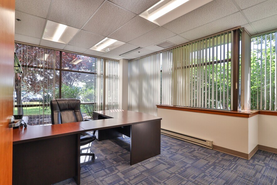 More Photos Of 1525 Valley Center Pky, Bethlehem Unknown For Lease