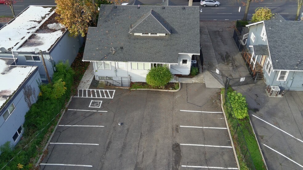 More Photos Of 990 W 7th Ave, Eugene Office For Sale