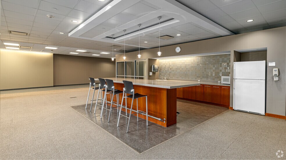 More Photos Of 185 Tabor Rd, Morris Plains Office For Sale