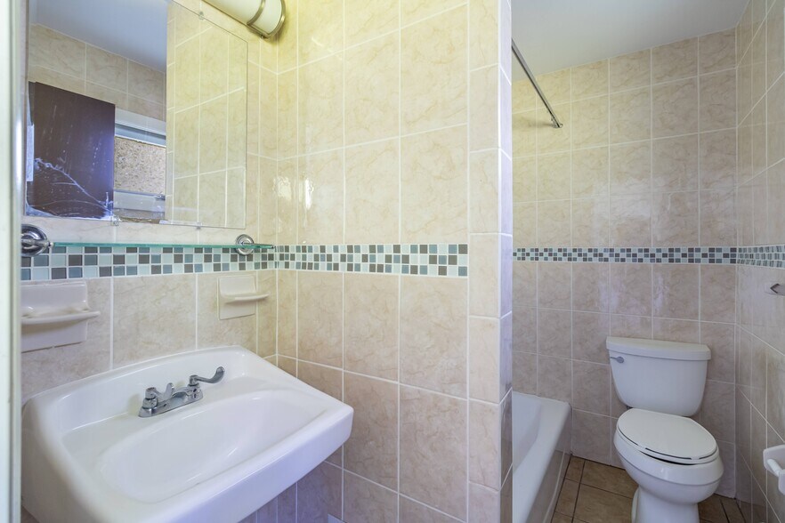 More Photos Of 196 US Route 1, Bucksport Hotel For Sale