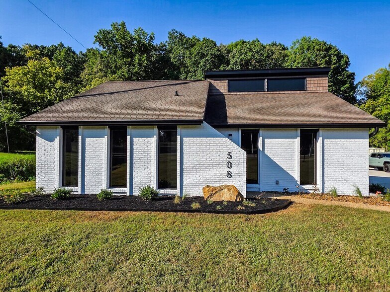 Primary Photo Of 508 Scarboro Ln, Oak Ridge Medical For Lease