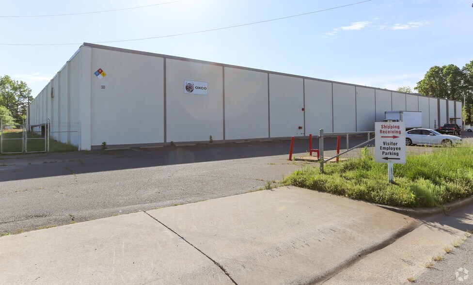 Primary Photo Of 500 Gulf Dr, Charlotte Warehouse For Lease