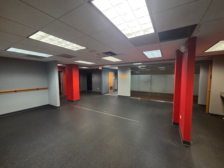 More Photos Of 1628 Central Rd, Arlington Heights Medical For Lease