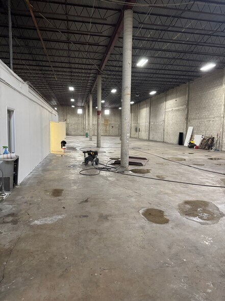 More Photos Of 4230 NW 128th St, Opa Locka Warehouse For Lease