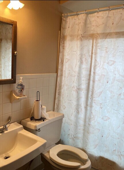 More Photos Of 2404 Union Rd, Cheektowaga General Retail For Sale