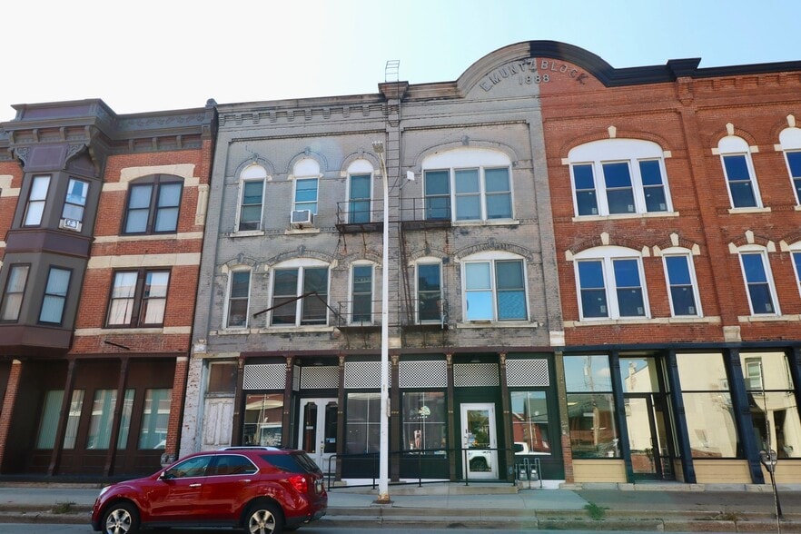 Primary Photo Of 1735 Central Ave, Dubuque General Retail For Sale