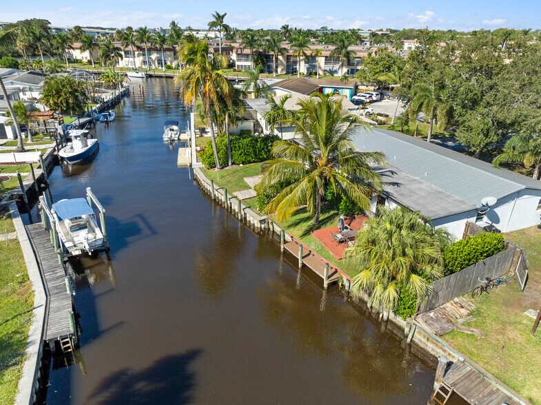More Photos Of 2456 SW Hideaway Ln, Stuart Apartments For Sale