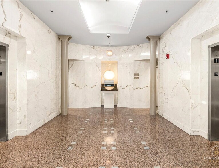 More Photos Of 216 S Jefferson St, Chicago Loft Creative Space For Sale