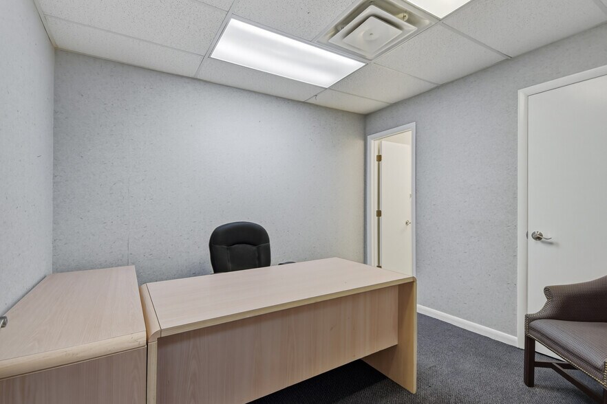 More Photos Of 1840 Dunn Ave, Jacksonville Medical For Lease