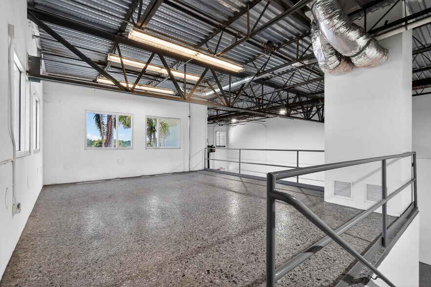More Photos Of 1250 Wallace Dr, Delray Beach Warehouse For Lease
