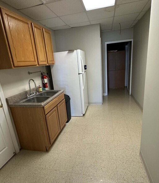 More Photos Of 2548 Fayetteville Rd, Lumberton Storefront Retail Office For Lease