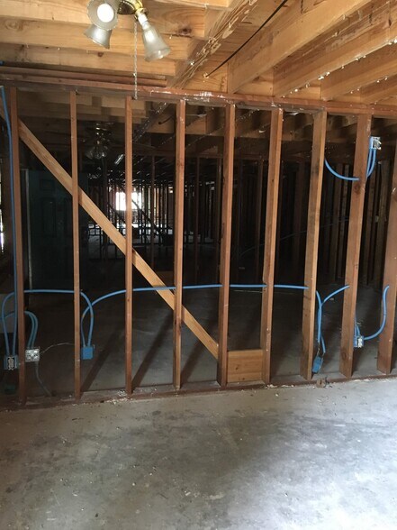 More Photos Of 1216 Interstate Highway 30, Greenville Hotel For Sale