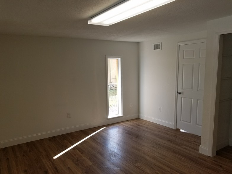 More Photos Of 109 E Robertson St, Brandon Medical For Sale