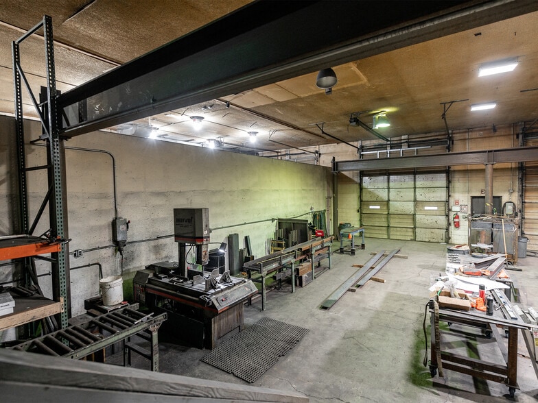 More Photos Of 14535 US Route 60, Milton Manufacturing For Sale