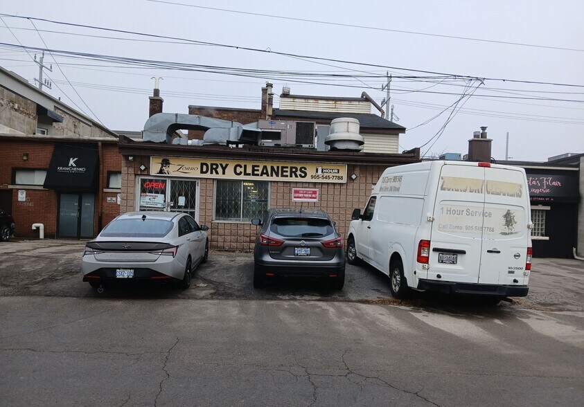 More Photos Of 246 Ottawa St N, Hamilton Storefront Retail Residential For Sale
