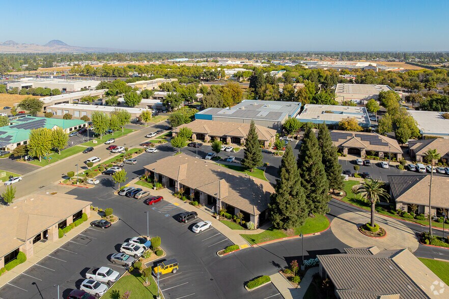 More Photos Of 950 Tharp Rd, Yuba City Office For Sale