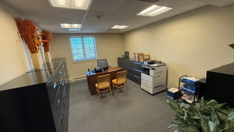 More Photos Of 430 Park Ave, Highland Park Office For Lease