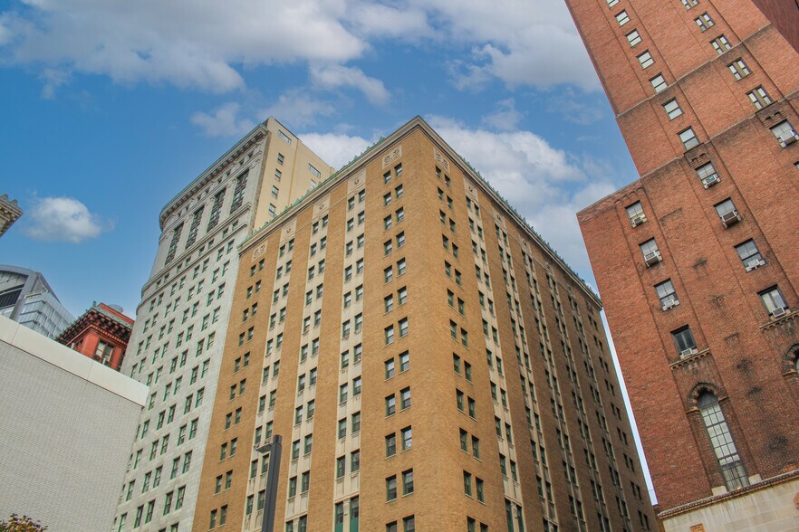 Primary Photo Of 304 Wood St, Pittsburgh Office Residential For Lease