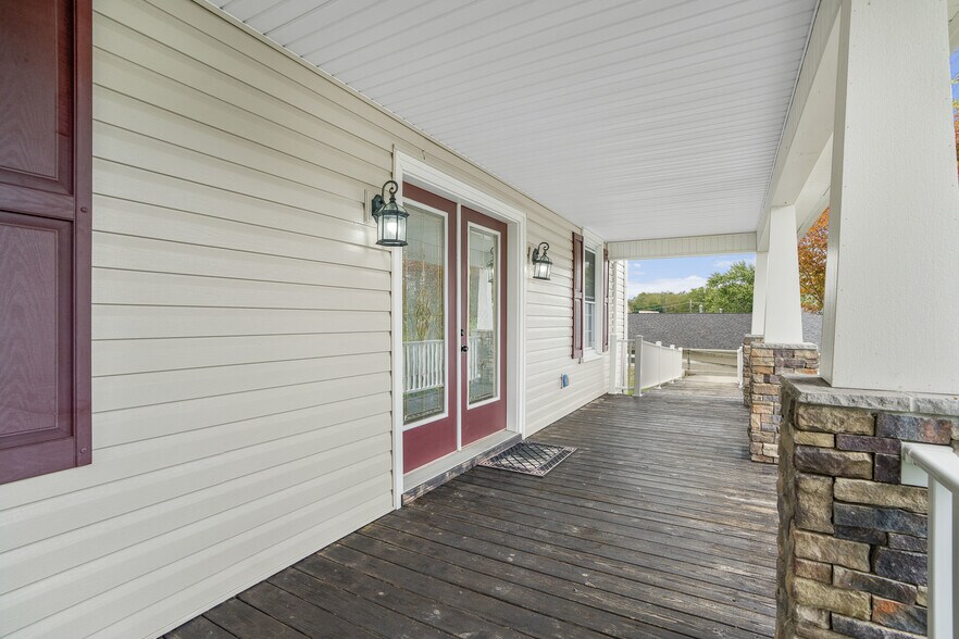 More Photos Of 6245 University Park Dr, Radford Office Residential For Sale