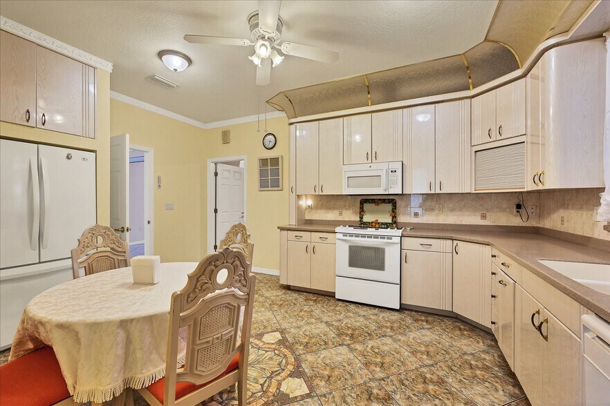 More Photos Of 12209 Cotorro Ave, North Port Specialty For Sale