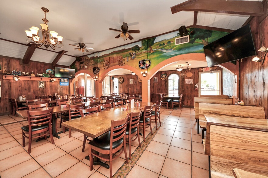 More Photos Of 7626 Clarewood Dr, Houston Restaurant For Sale