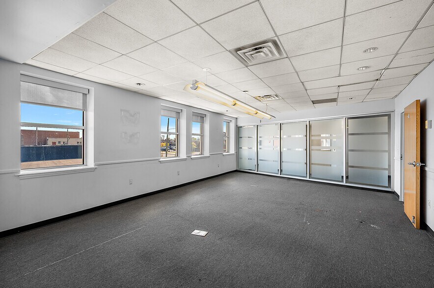 More Photos Of 14533 Mack Ave, Detroit Office For Sale