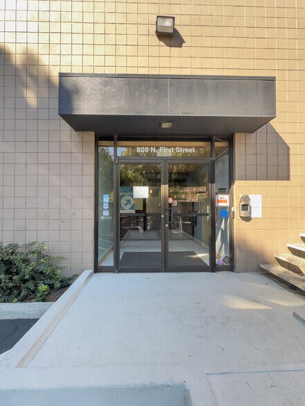 More Photos Of 800 N 1st St, San Jose Office For Lease