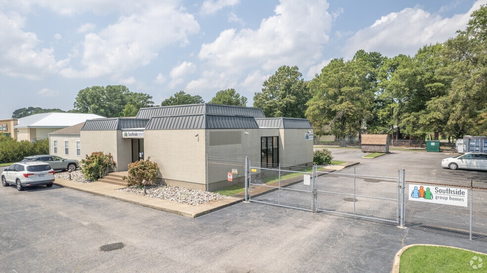Primary Photo Of 3400 Airline Blvd, Portsmouth Office For Sale