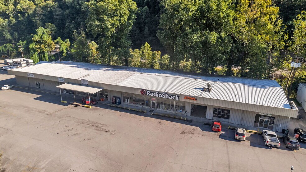 More Photos Of 1036 Anchorage Cir, Vansant Storefront For Sale