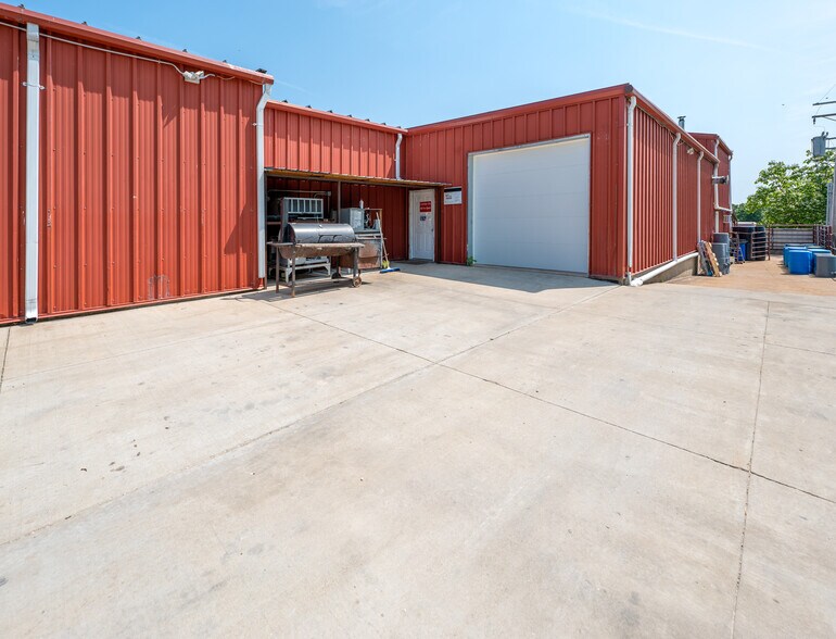 More Photos Of 4634 Highway 185, New Haven Freestanding For Sale