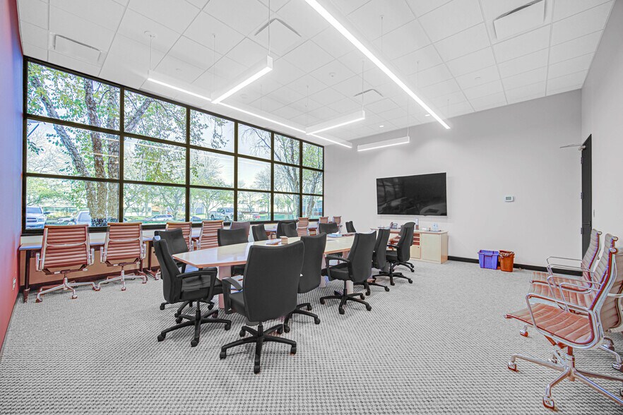 More Photos Of 510 Exchange Ct, Aurora Warehouse For Sale