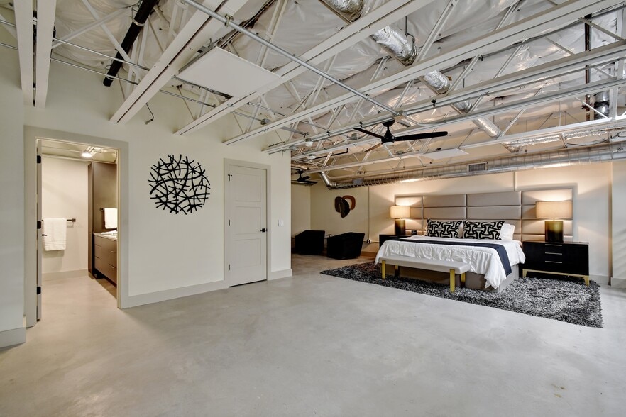 More Photos Of 215 Coca Cola Pl, San Antonio Apartments For Lease