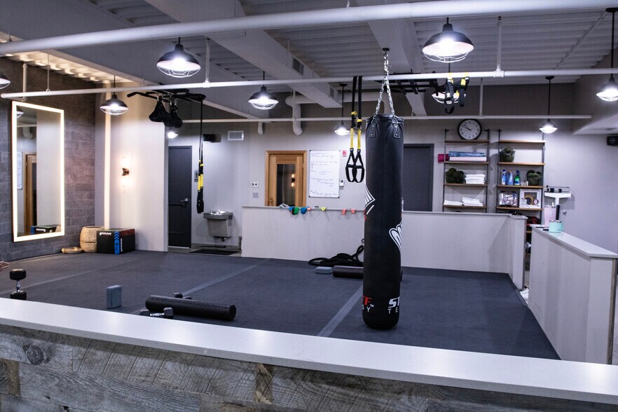 More Photos Of 8031 Ortonville Rd, Clarkston Office For Lease