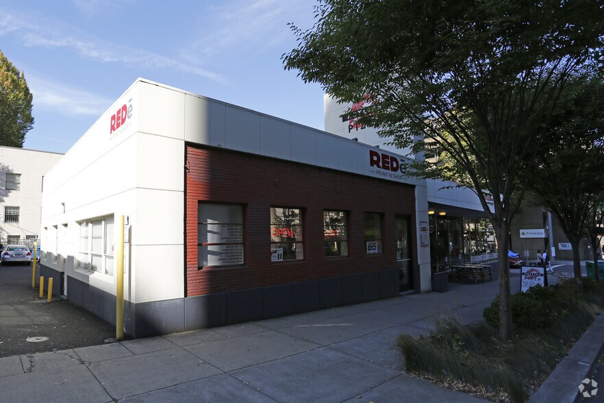 More Photos Of 1909-1915 SW 6th Ave, Portland Storefront For Sale